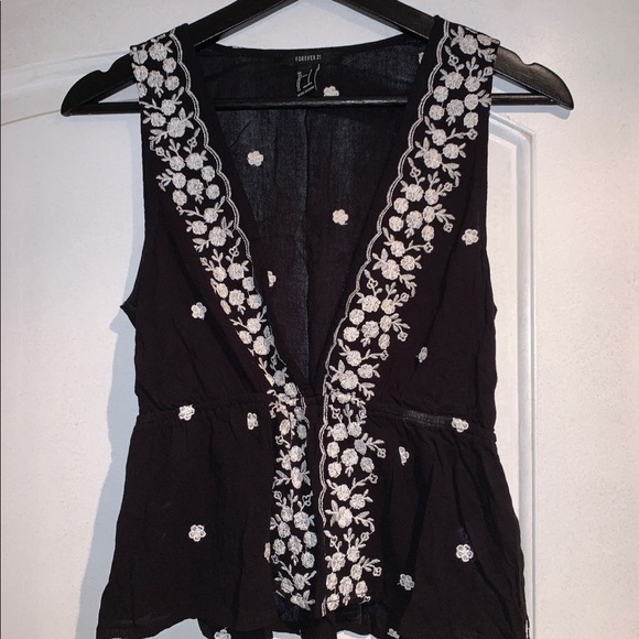 Clothes - Picture 2 of 16